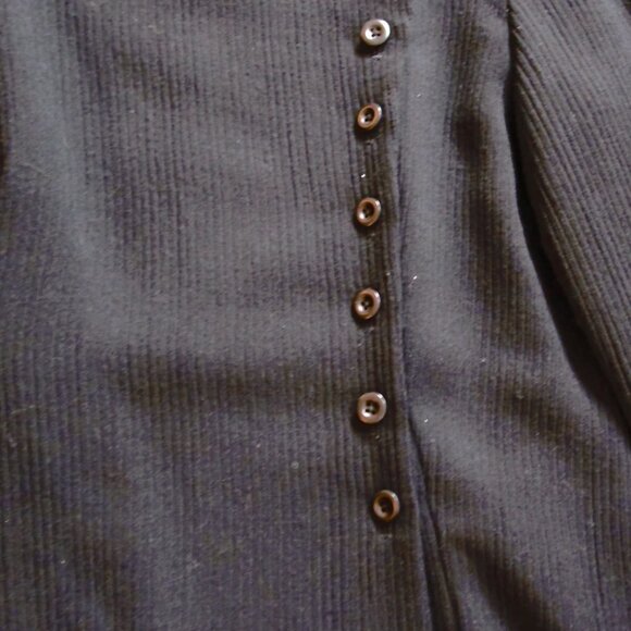 WOMEN'S BLACK TOP-BUTTONS ON THE SIDE-et VOUS-MEDIUM - Picture 2 of 12